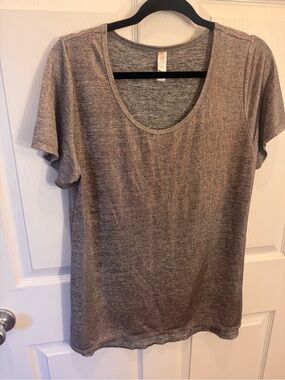 LuLaRoe Heathered Gray Scoop Neck Short Sleeve Top Sparkle Festive Concert